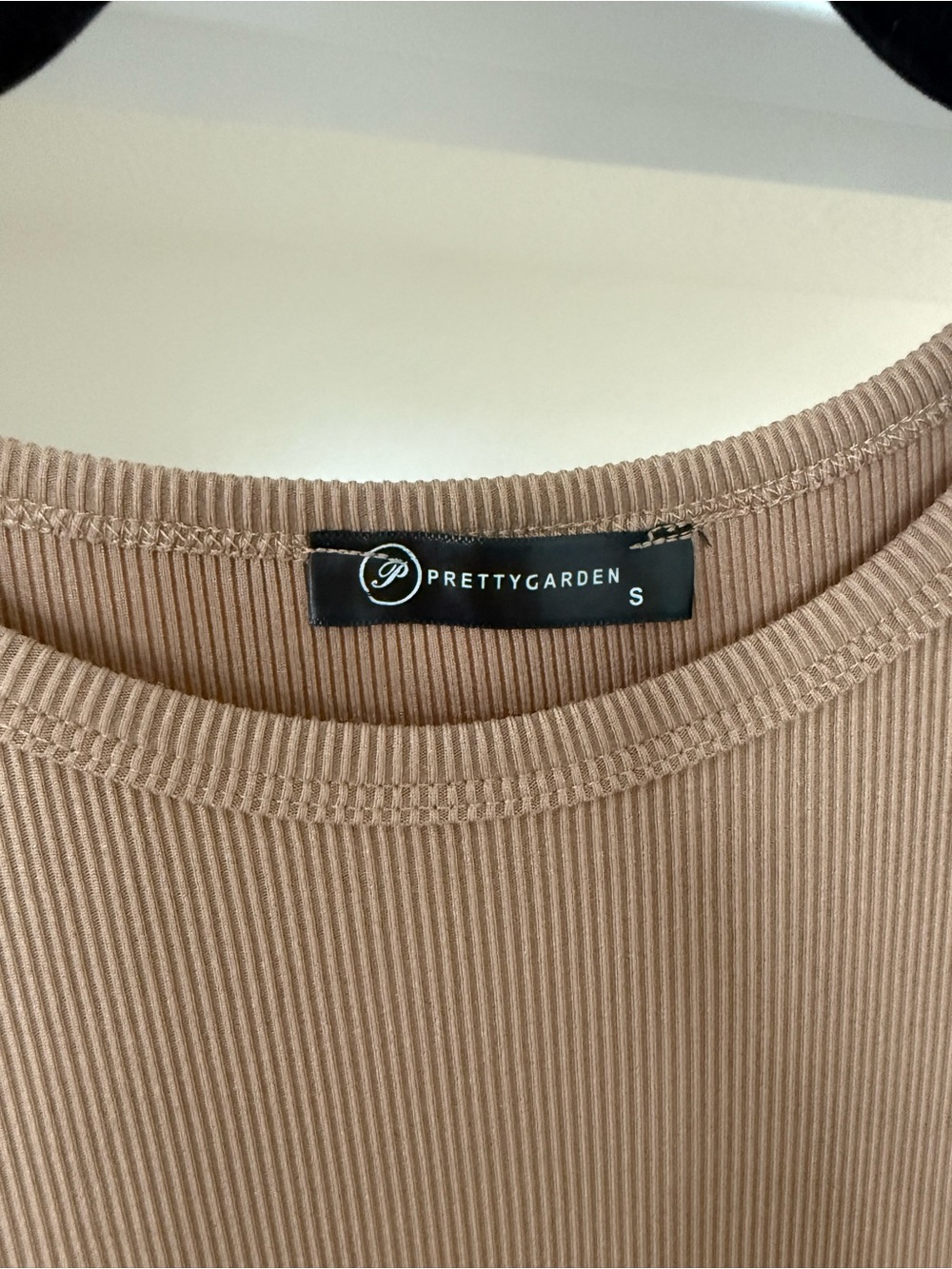 PRETTYGARDEN Tan Ribbed Knit Cutout Midi Dress Size S Sleeveless Bodycon w/ Slit - Picture 3 of 4